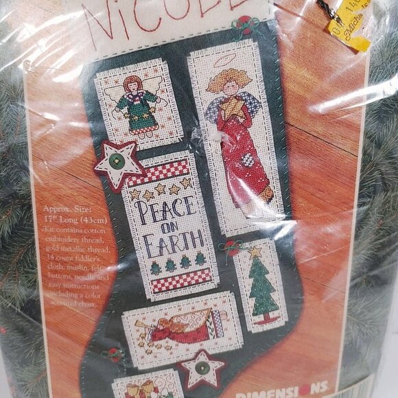 Dimensions Debbie Mumm Counted Cross Stitch Peace on Earth Angels Stocking - Picture 4 of 6